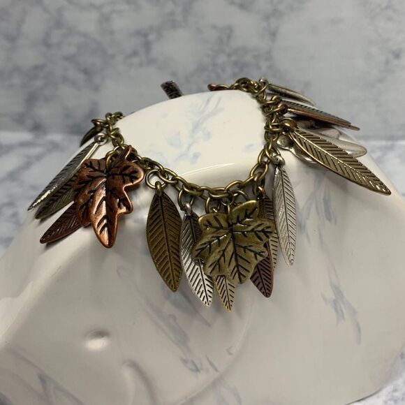 Fall/ autum leaf bracelet - Picture 2 of 4
